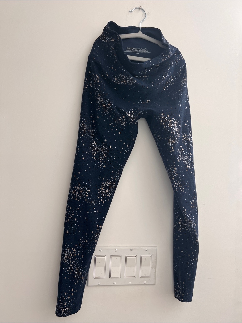 Beyond Yoga S navy Star Print Leggings